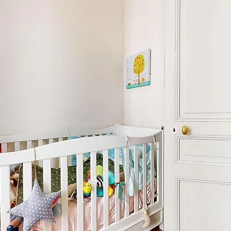 5 Pieces Familial Au Pied De Montmartre