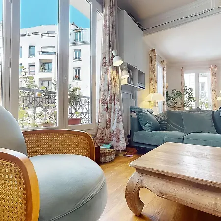 Appartamento 5 Pieces Familial Au Pied De Montmartre Parigi