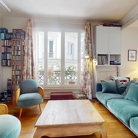 5 Pieces Familial Au Pied De Montmartre *