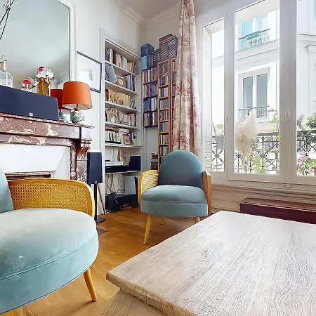 Apartment 5 Pieces Familial Au Pied De Montmartre Paris