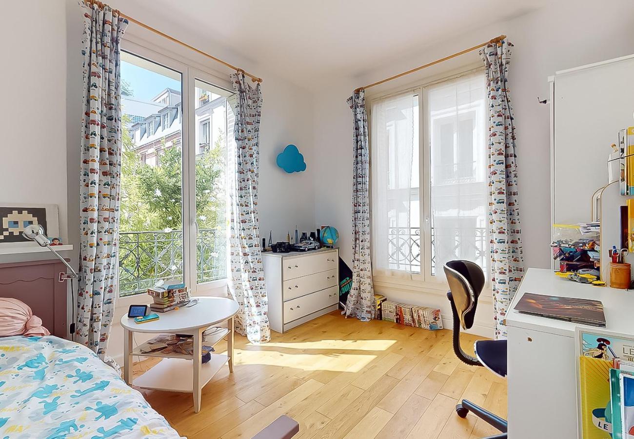5 Pieces Familial Au Pied De Montmartre Paris